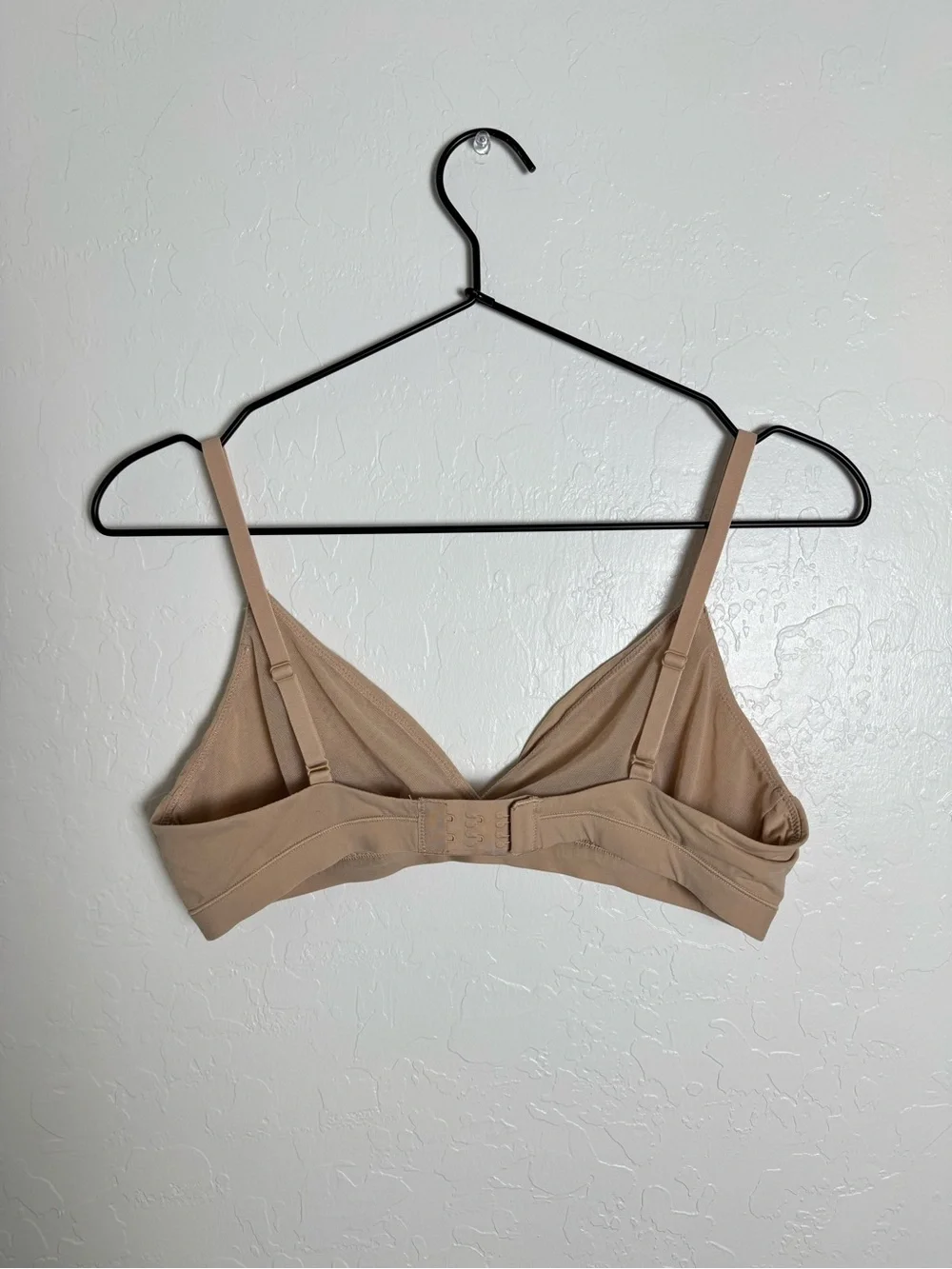 SKIMS Fits Everybody Nude Crossover Triangle Bralette Size Large - Picture 6 of 8